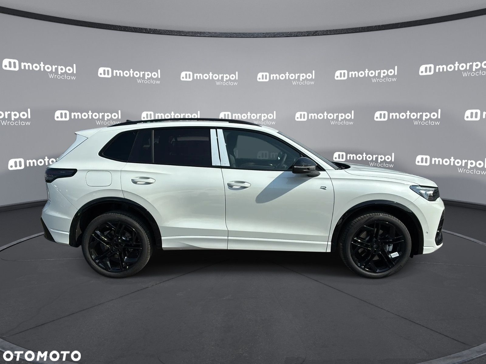 Volkswagen Tiguan - 11