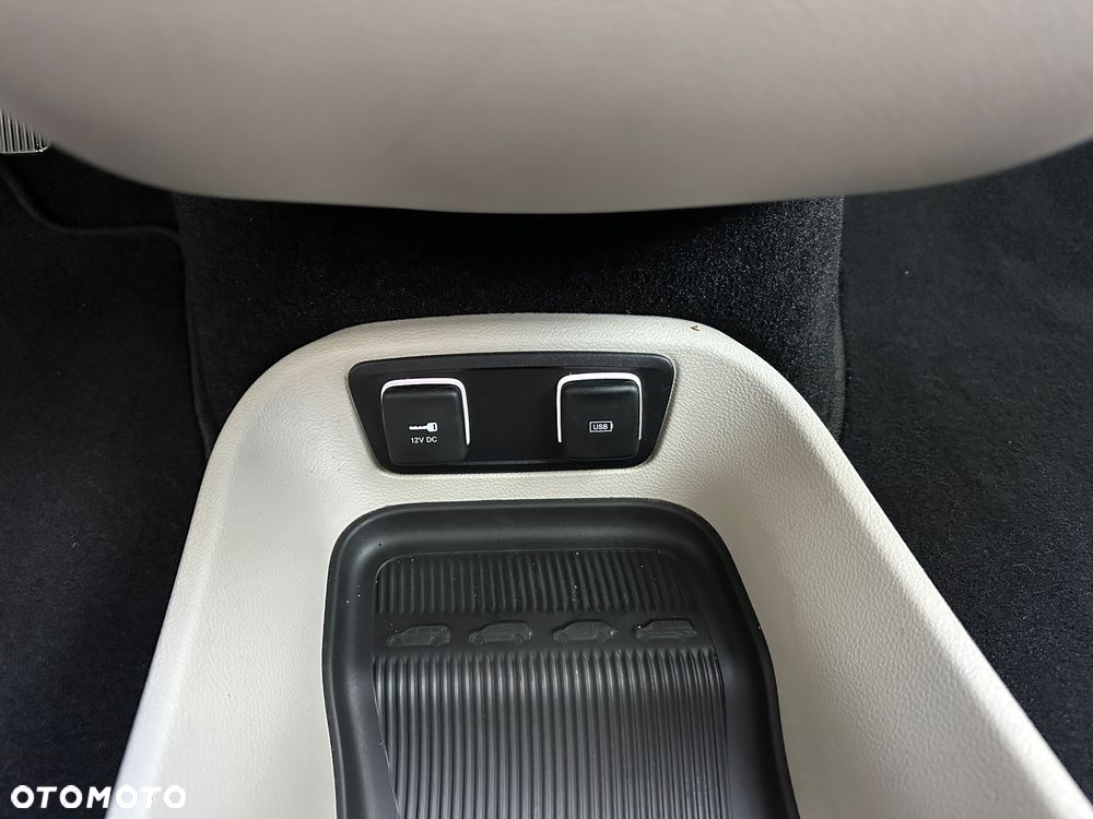 Chrysler Pacifica - 36