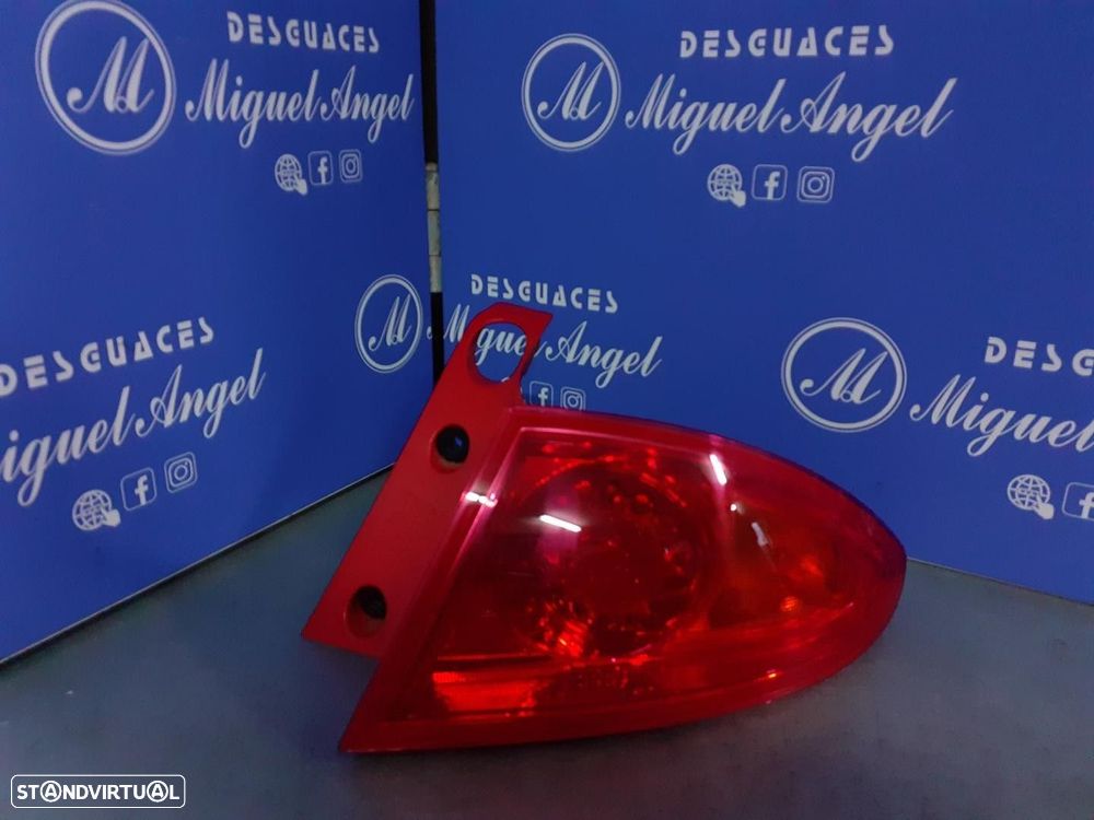 FAROLIM TRASEIRO DIREITO SEAT LEON 2006 -084451917 - 4