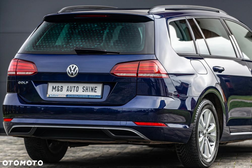 Volkswagen Golf - 10