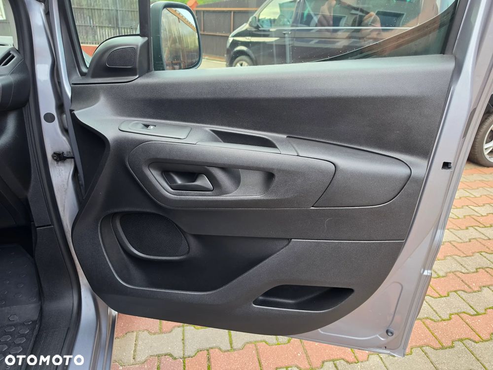 Opel COMBO - 22