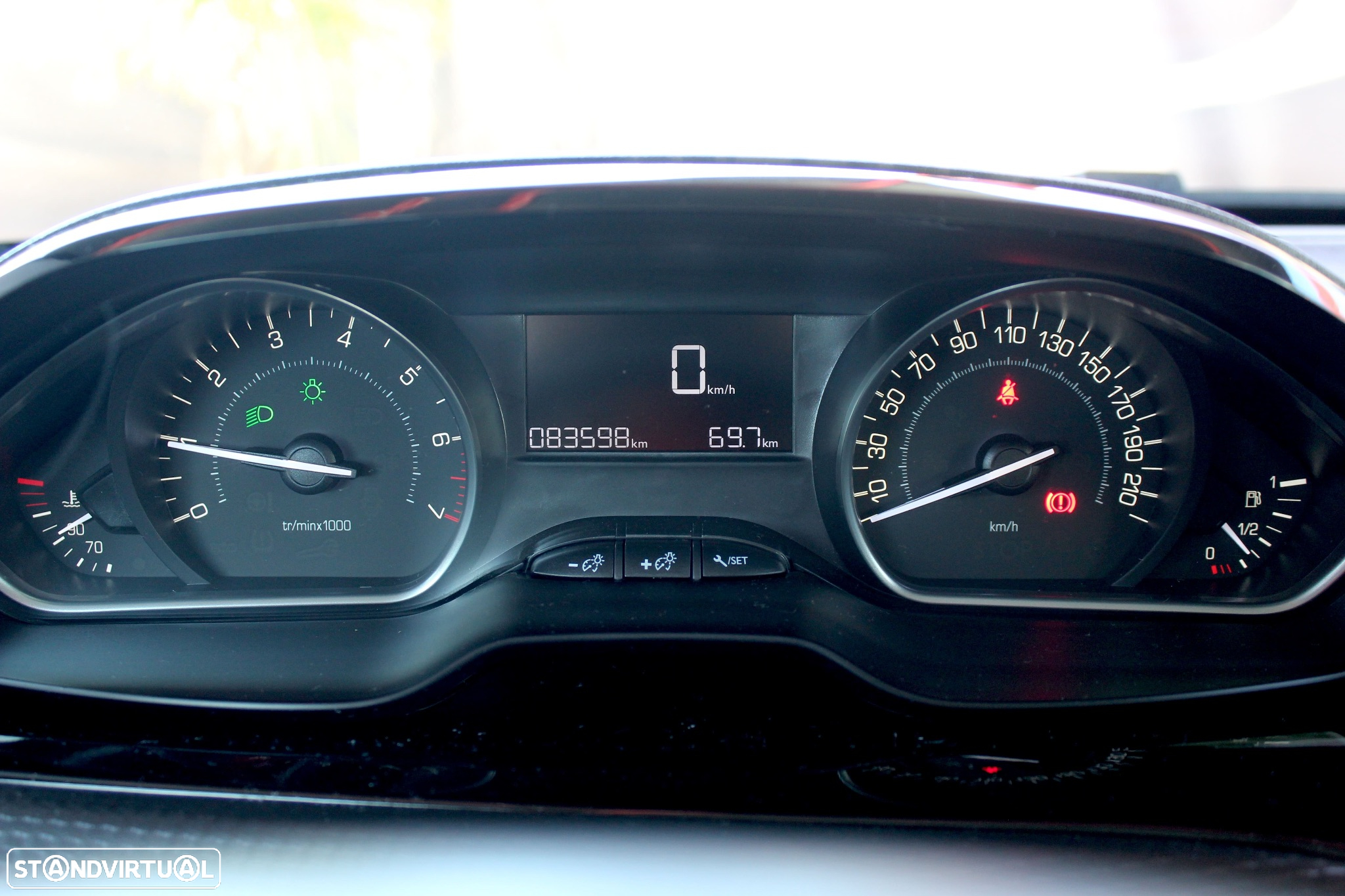 Peugeot 208 1.2 PureTech Signature - 10