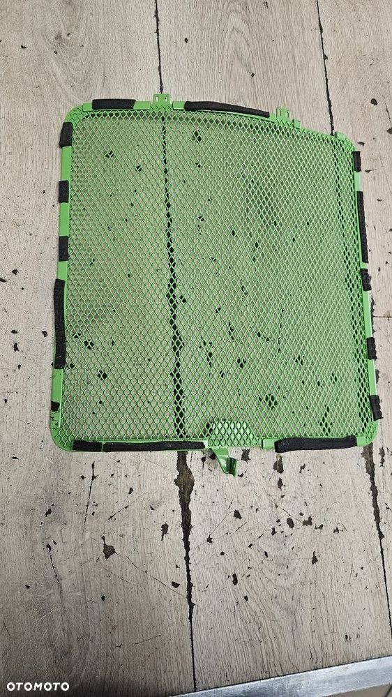 Osłona chłodnicy R&G - 8