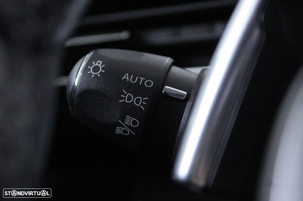 Peugeot 3008 1.6 Hybrid Allure Pack e-EAT8 - 24