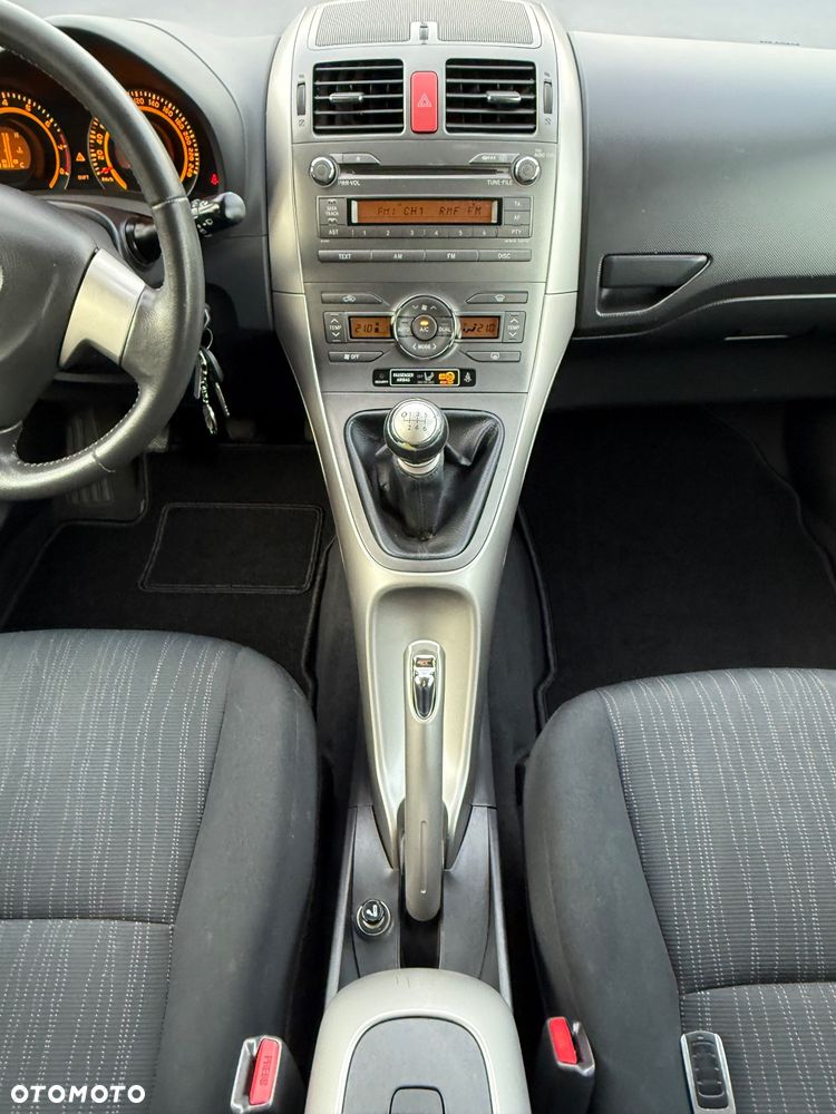 Toyota Auris 1.6 Executive - 17