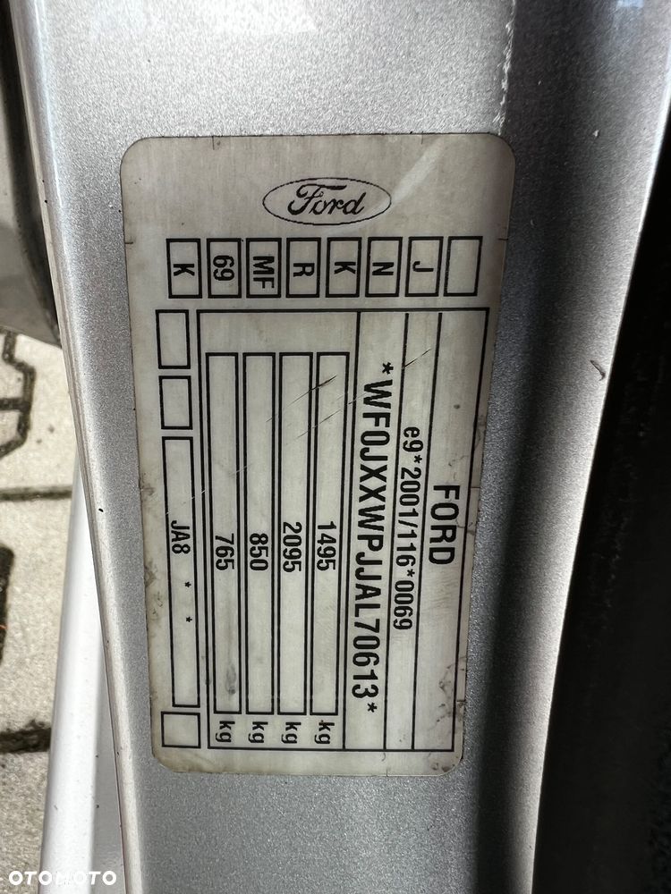 Ford Fiesta 1.25 Ambiente - 24