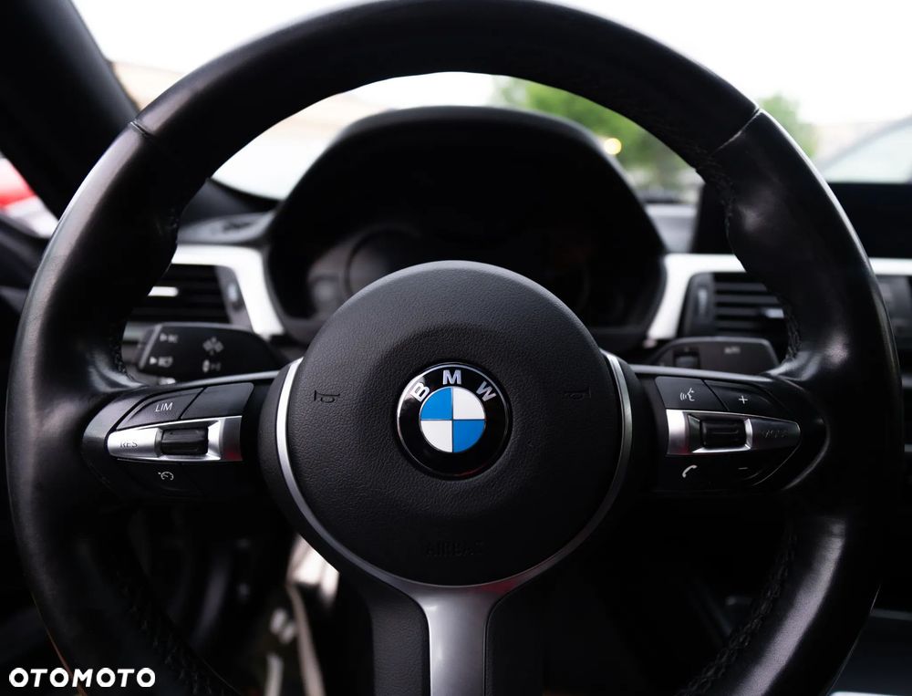 BMW 3GT 330i xDrive M Sport - 4