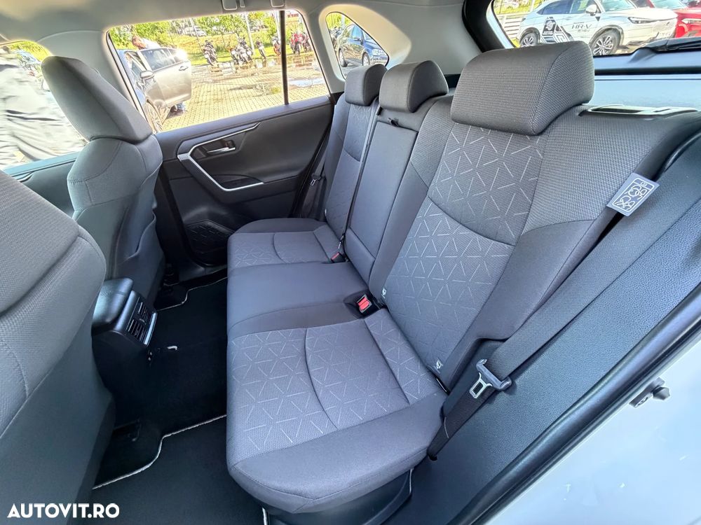 Toyota RAV4 - 10