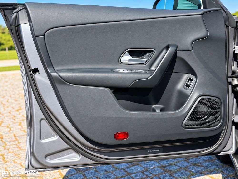 Mercedes-Benz CLA 180 d Shooting Brake Business Solutions Aut. - 23