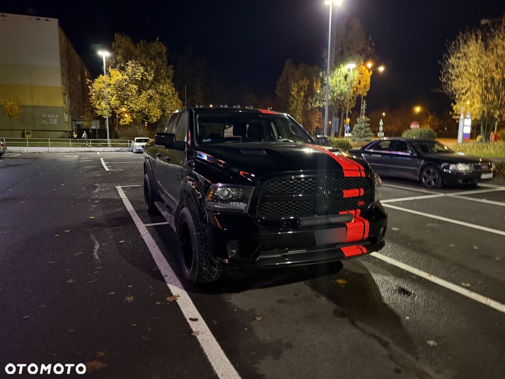 Dodge RAM 5.7 4x4 - 1