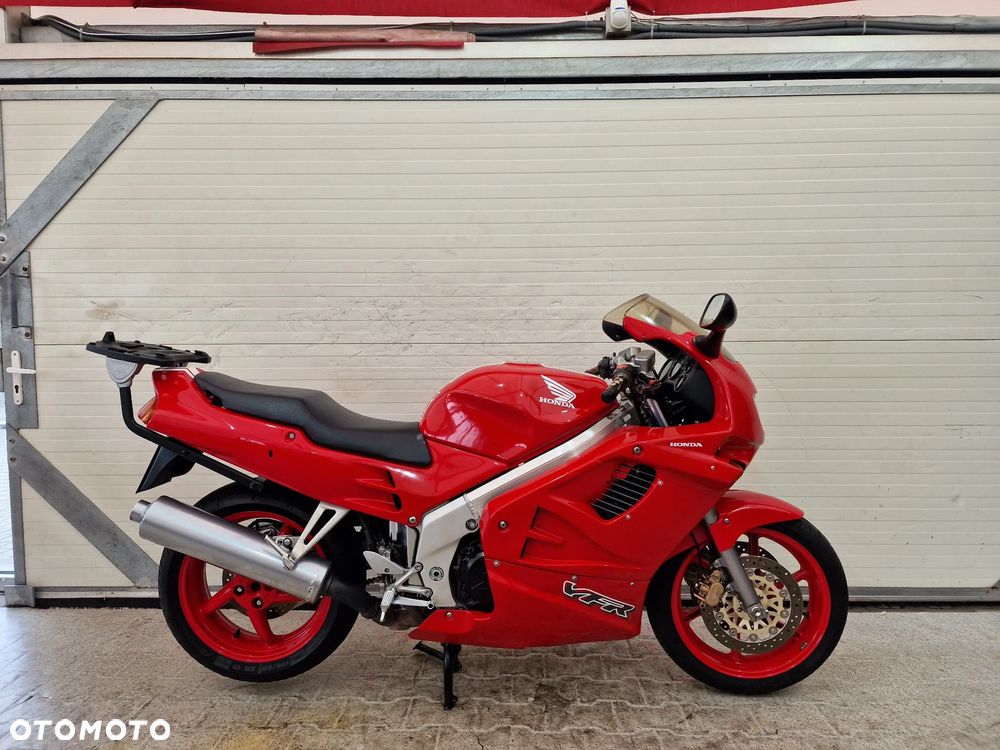 Honda VFR - 4
