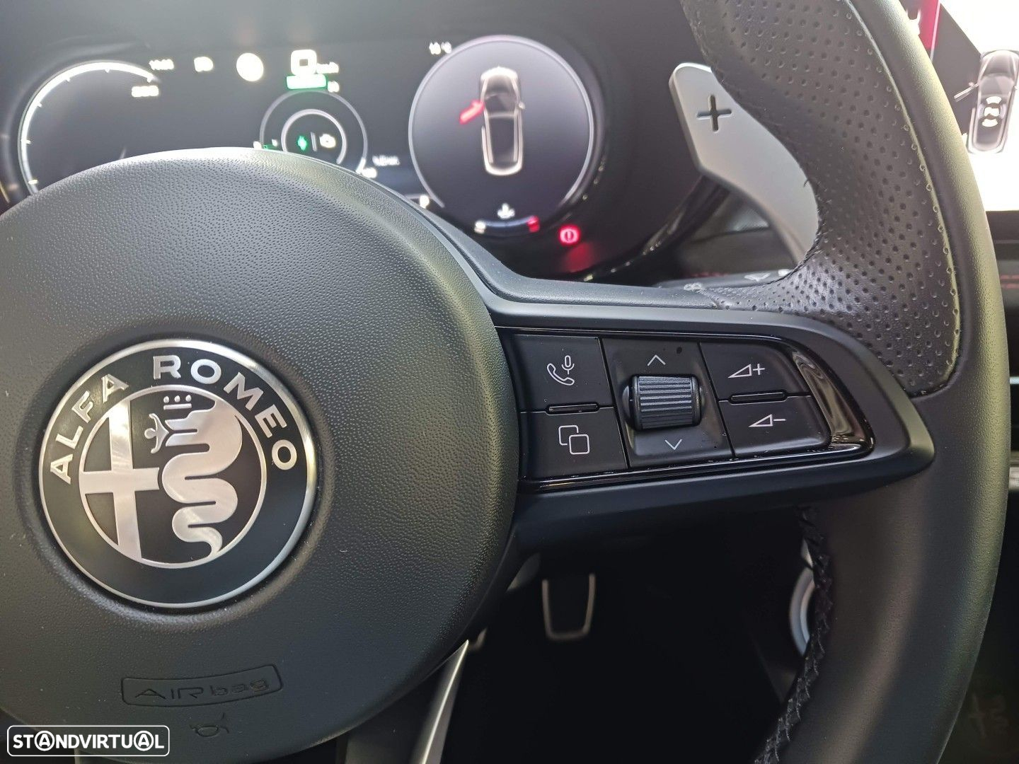 Alfa Romeo Tonale 1.5 Hybrid Veloce - 32