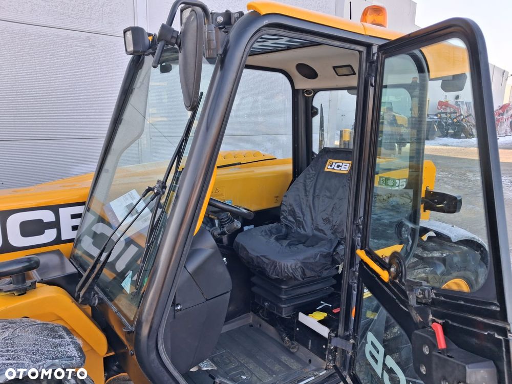 JCB 525-60 AG Plus - 23