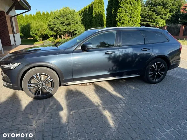 Volvo V90 Cross Country D5 AWD Pro - 4