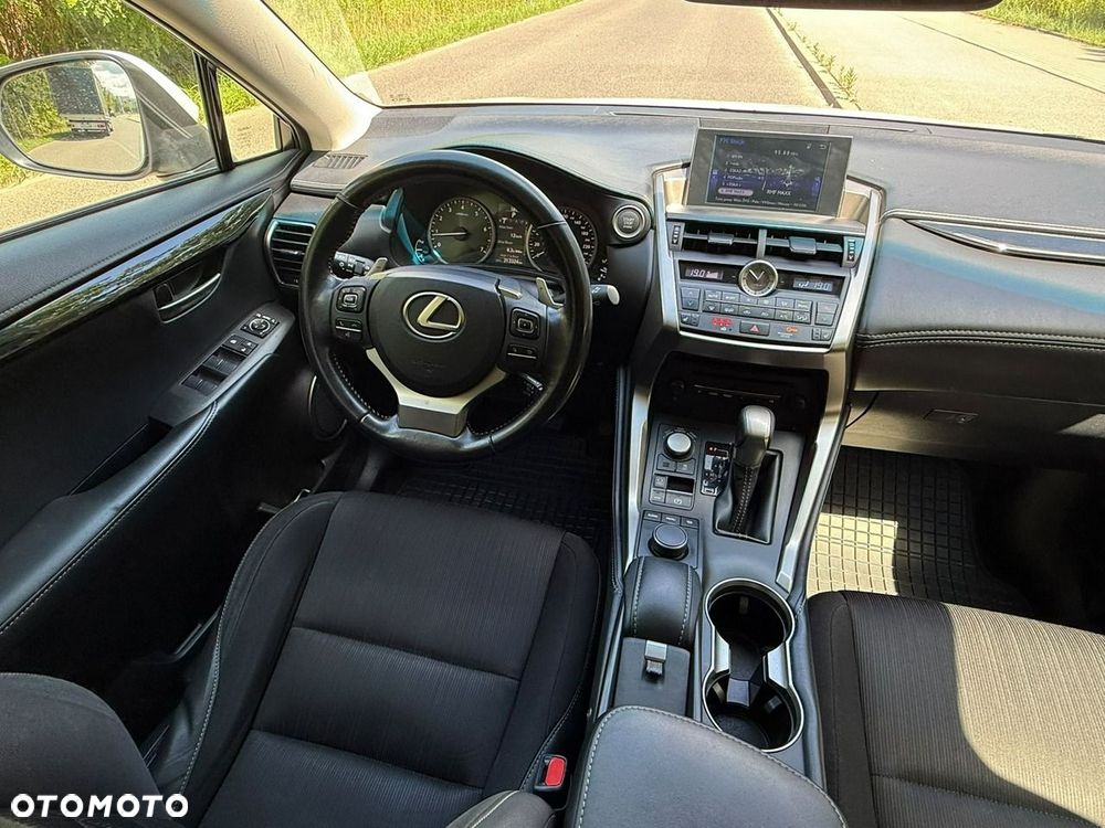 Lexus NX 200t AWD Business Edition - 28