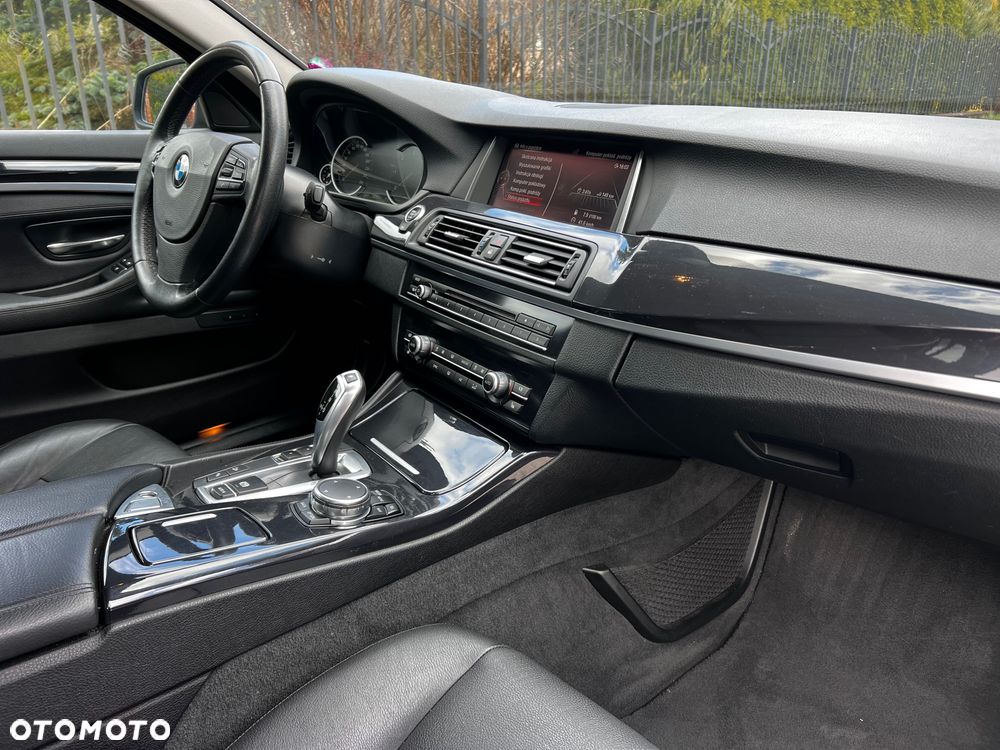 BMW Seria 5 525d xDrive Sport-Aut - 6