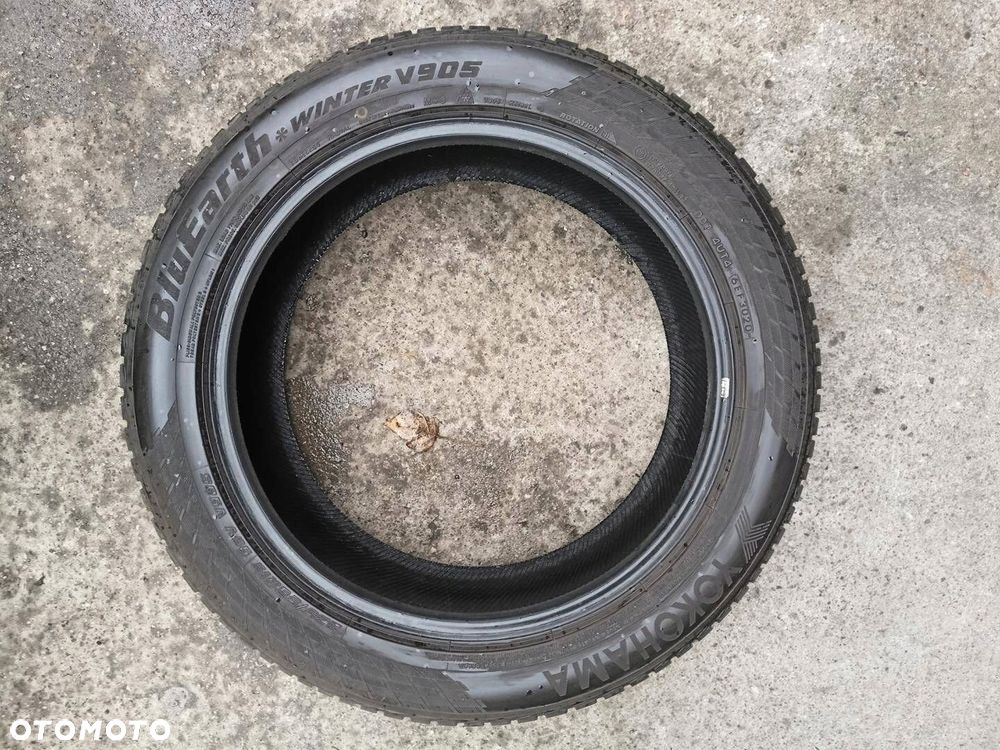 225/55R19 Yokohama Bluearth Winter V905 komplet opon zima 6,1mm - 6