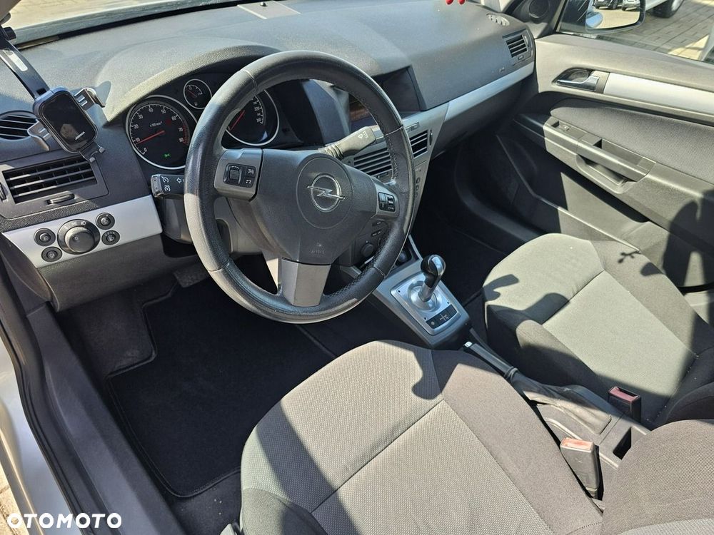 Opel Astra 1.6 Essentia Easytronic - 28