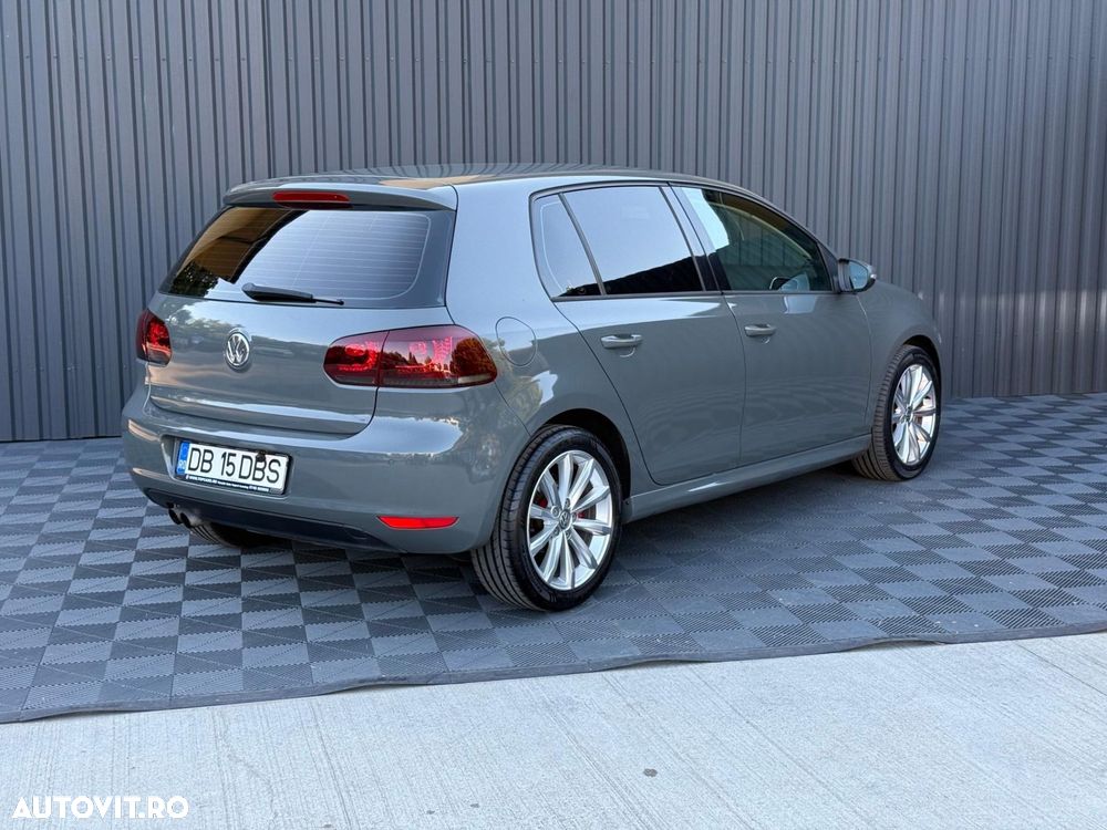 Volkswagen Golf - 5