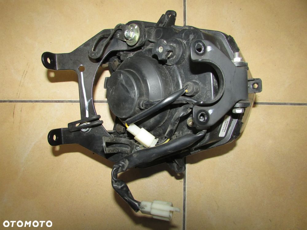 Benelli BN 125 lampa przód reflektor - 2