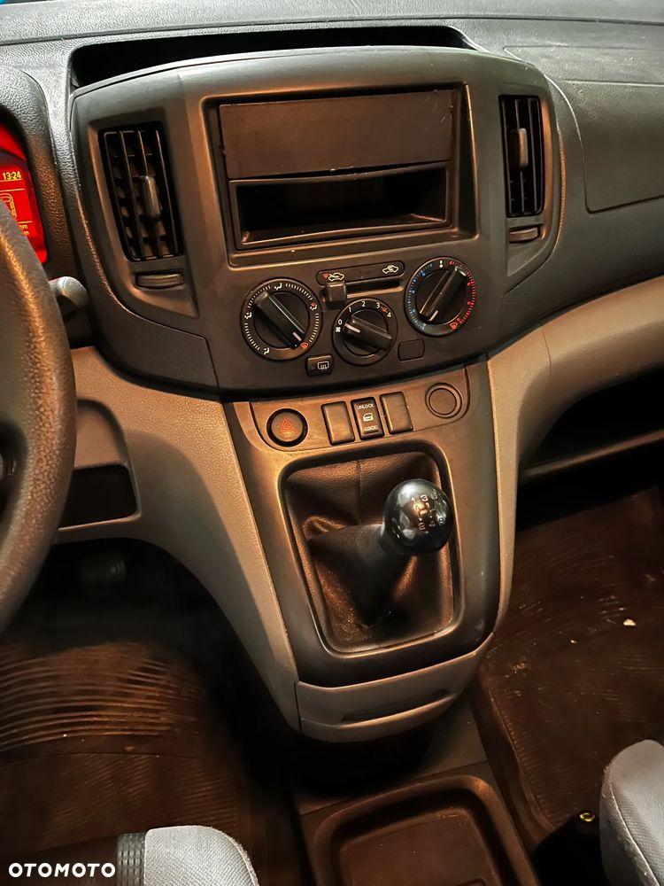 Nissan NV200 - 14