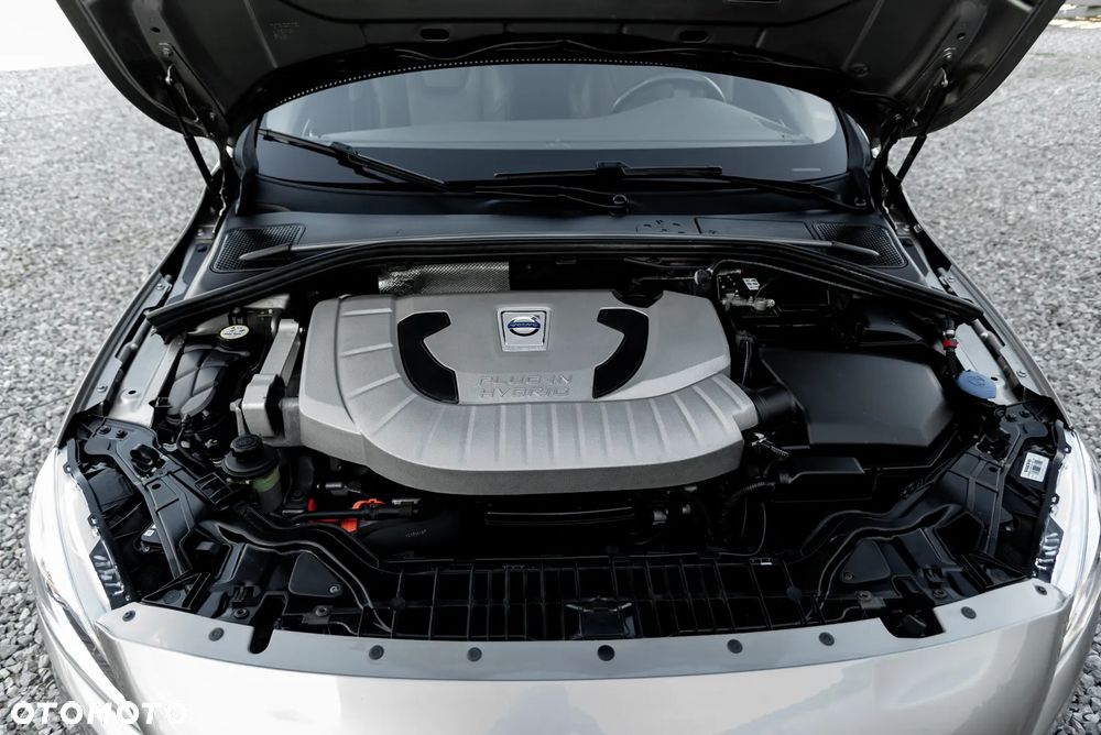 Volvo V60 D6 AWD Plug-in Hybrid Momentum - 40
