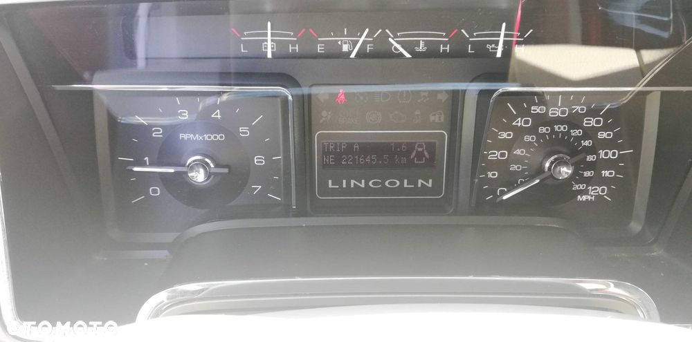 Lincoln Navigator 5.4 L 4x4 - 4