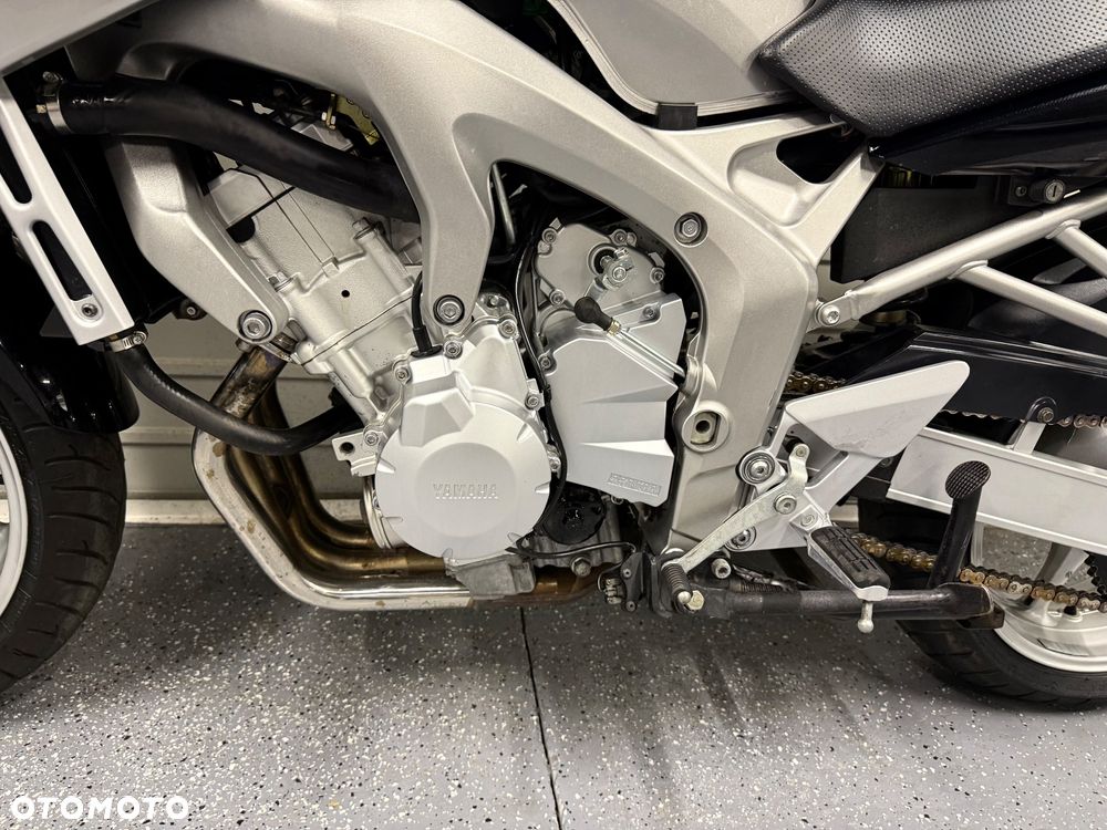 Yamaha FZ6 - 15