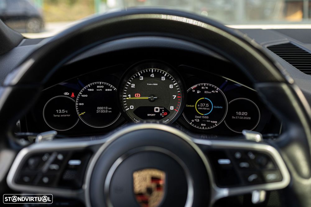 Porsche Cayenne Coupé E-Hybrid - 11