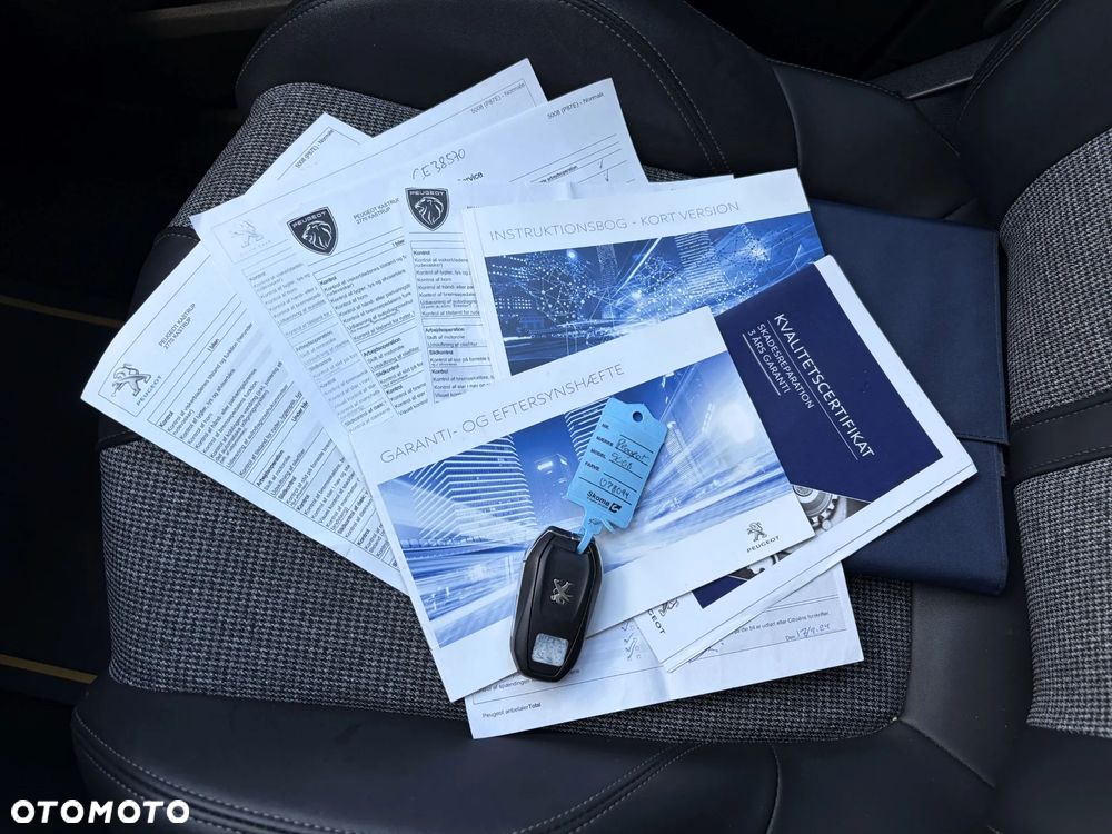 Peugeot 5008 1.6 PureTech Allure S&S EAT8 - 37