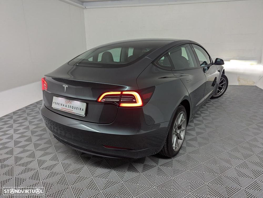 Tesla Model 3 Long Range Tração Traseira - 29