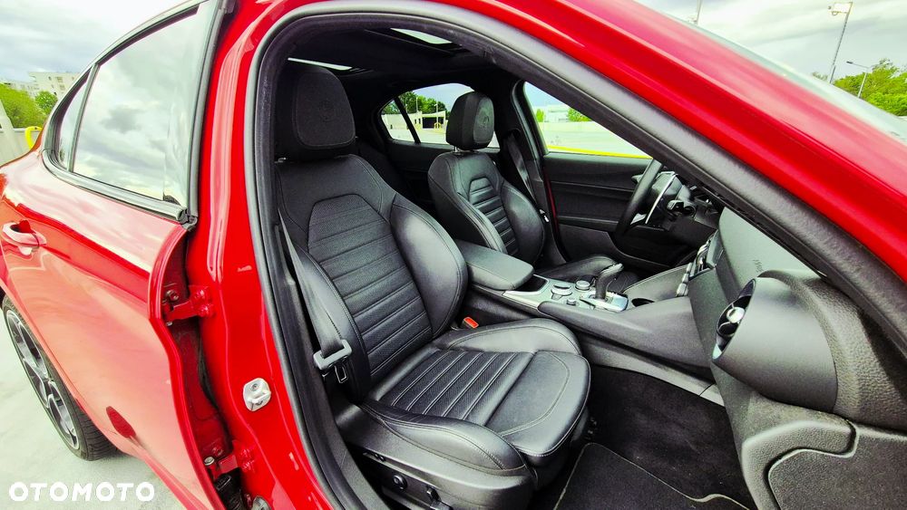 Alfa Romeo Giulia 2.0 Turbo Veloce Q4 - 21