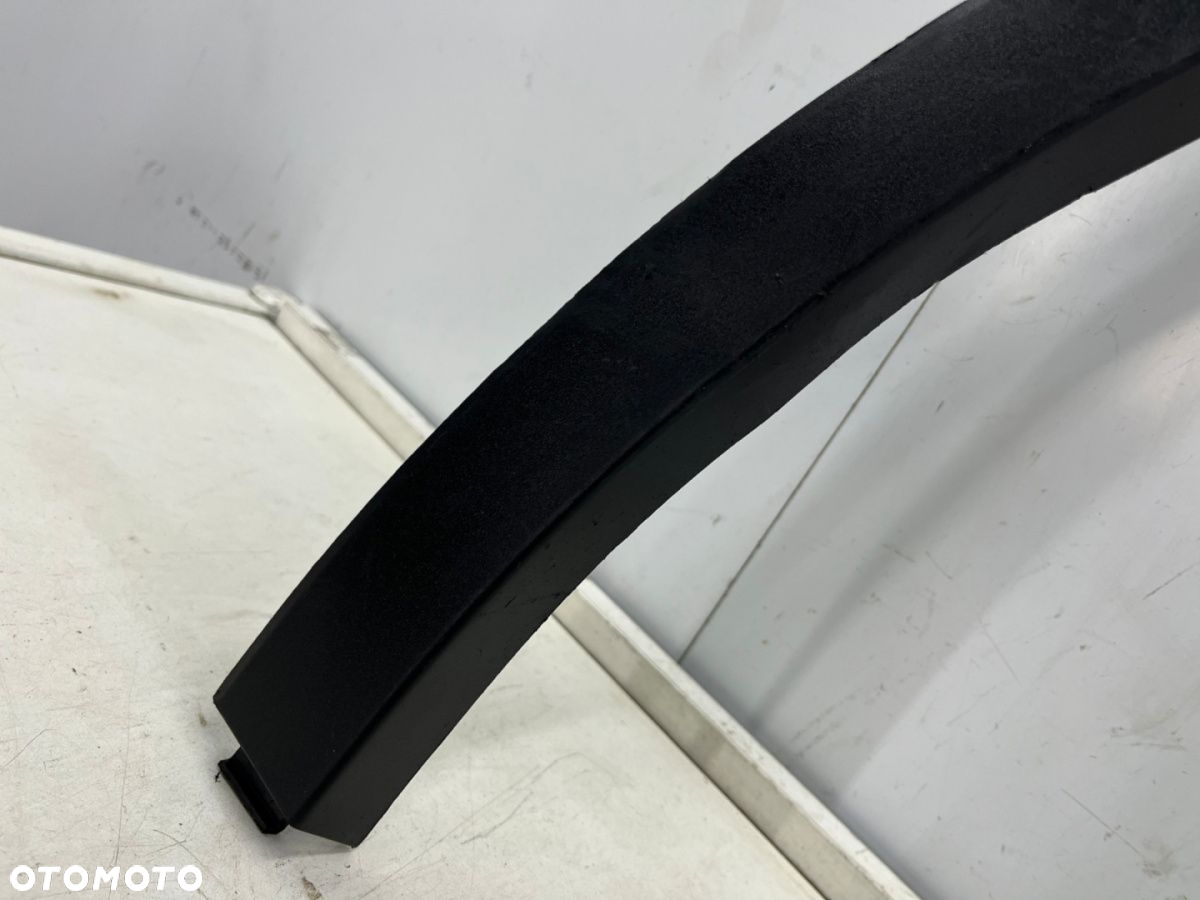 Listwa Tesla Model Y 20r.- prawy przedni rant nadkola błotnika nakładka 1658692 1658696 - 2