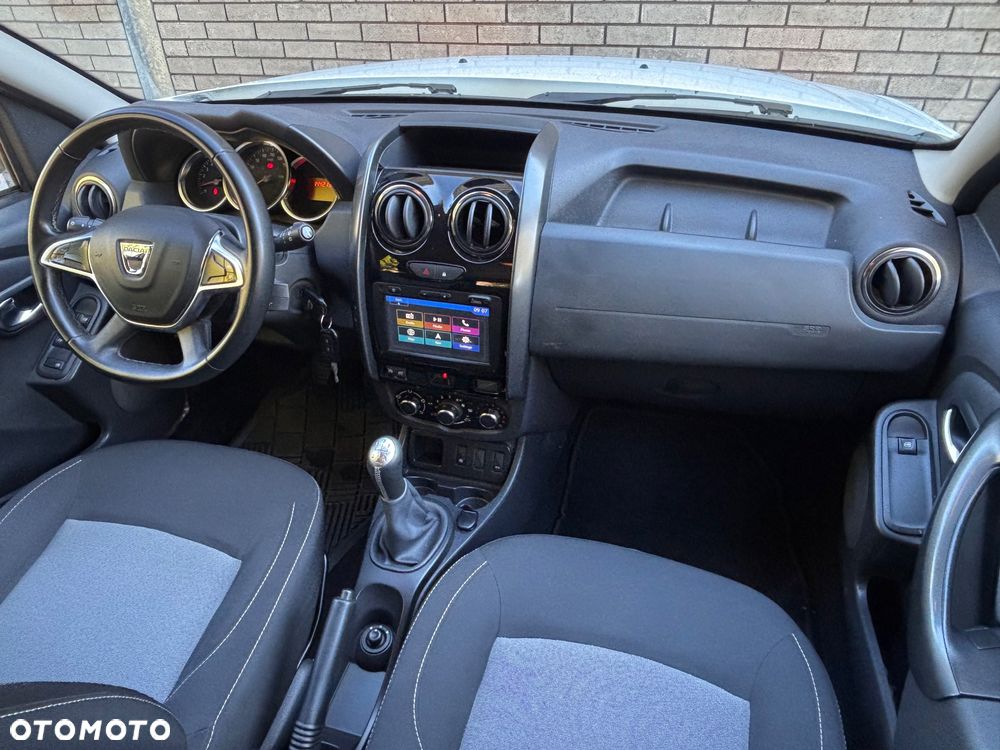 Dacia Duster 1.6 SCe Blackshadow S&S - 13