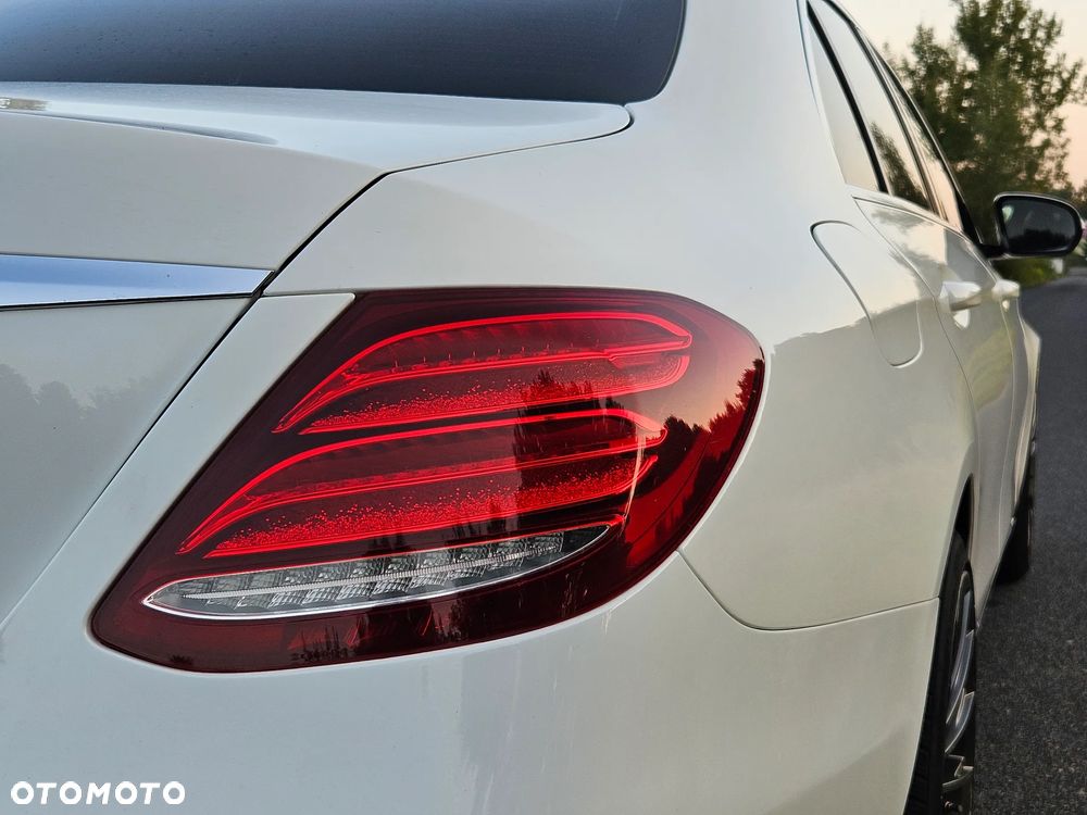 Mercedes-Benz Klasa E 200 d 9G-TRONIC Exclusive - 15