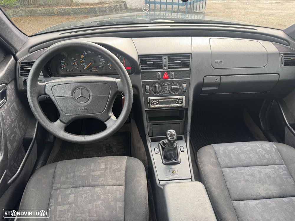 Mercedes-Benz C 220 D Classic - 12
