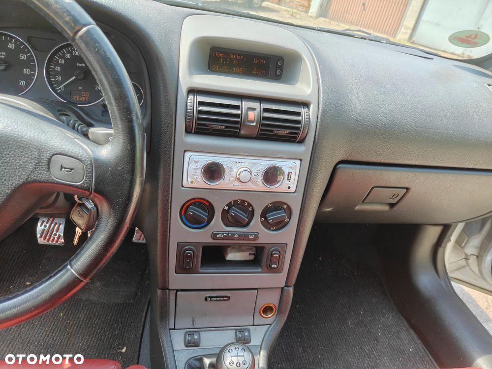 Opel Astra 2.2 Bertone - 11