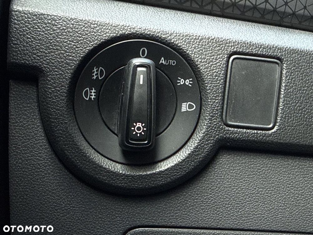 Volkswagen T-Cross - 13