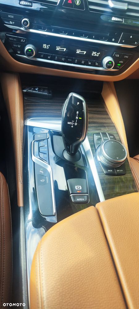 BMW Seria 5 530d xDrive M Sport sport - 6