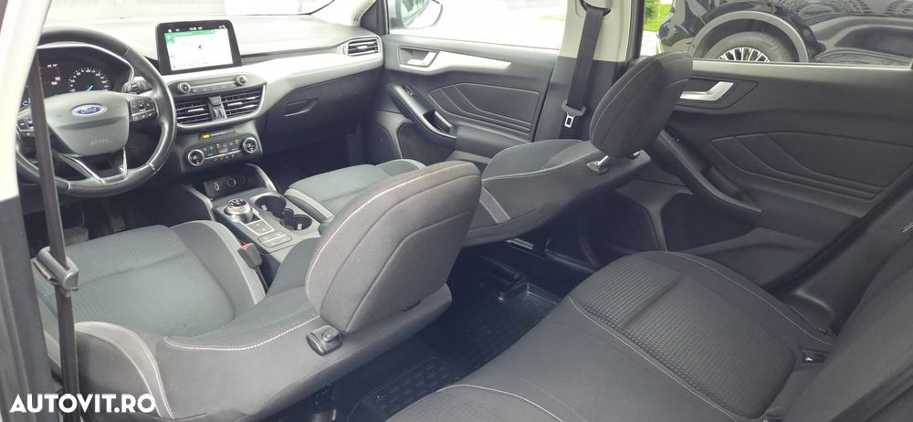 Ford Focus - 17