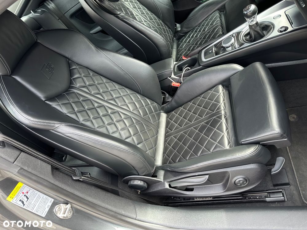 Audi TT Coupé 2.0 TDI ultra - 12