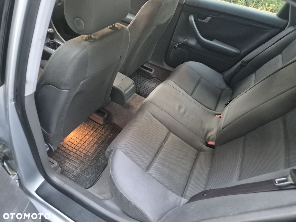 Audi A4 Limousine - 6