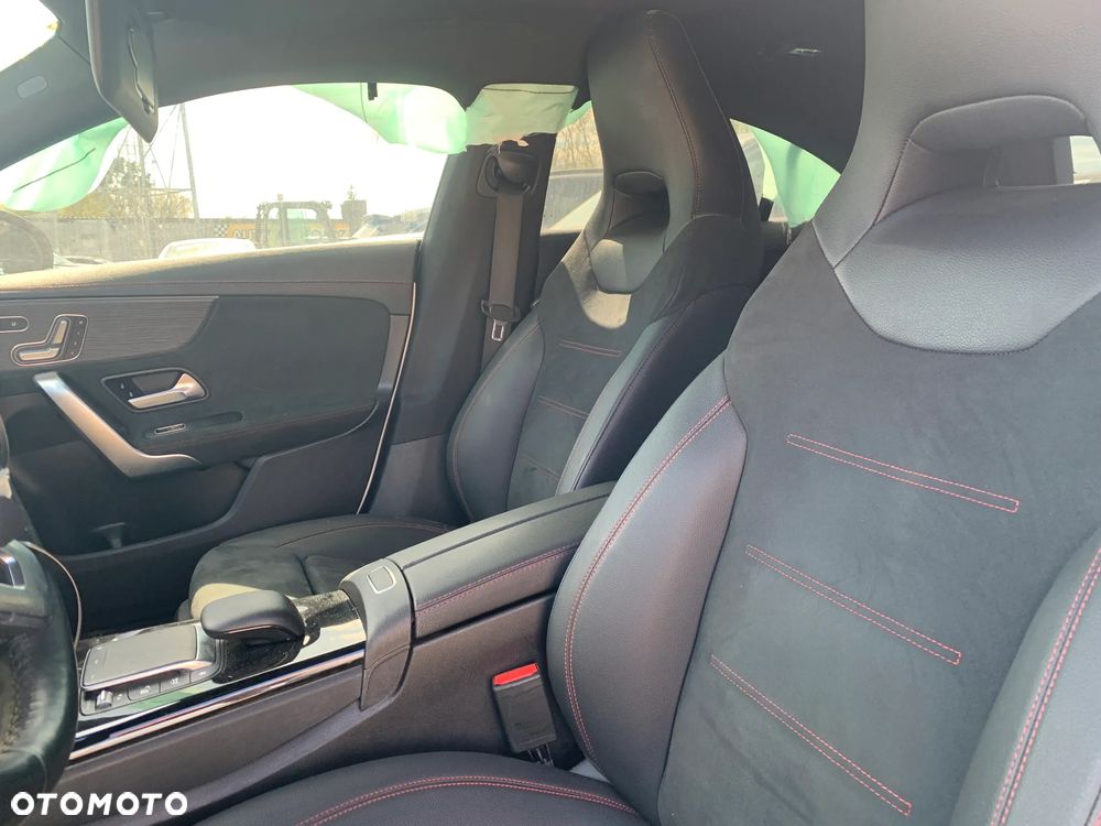 Mercedes-Benz CLA 250 4-Matic 7G-DCT - 12