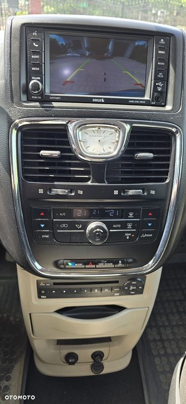 Chrysler Town & Country 3.6 Touring - 16