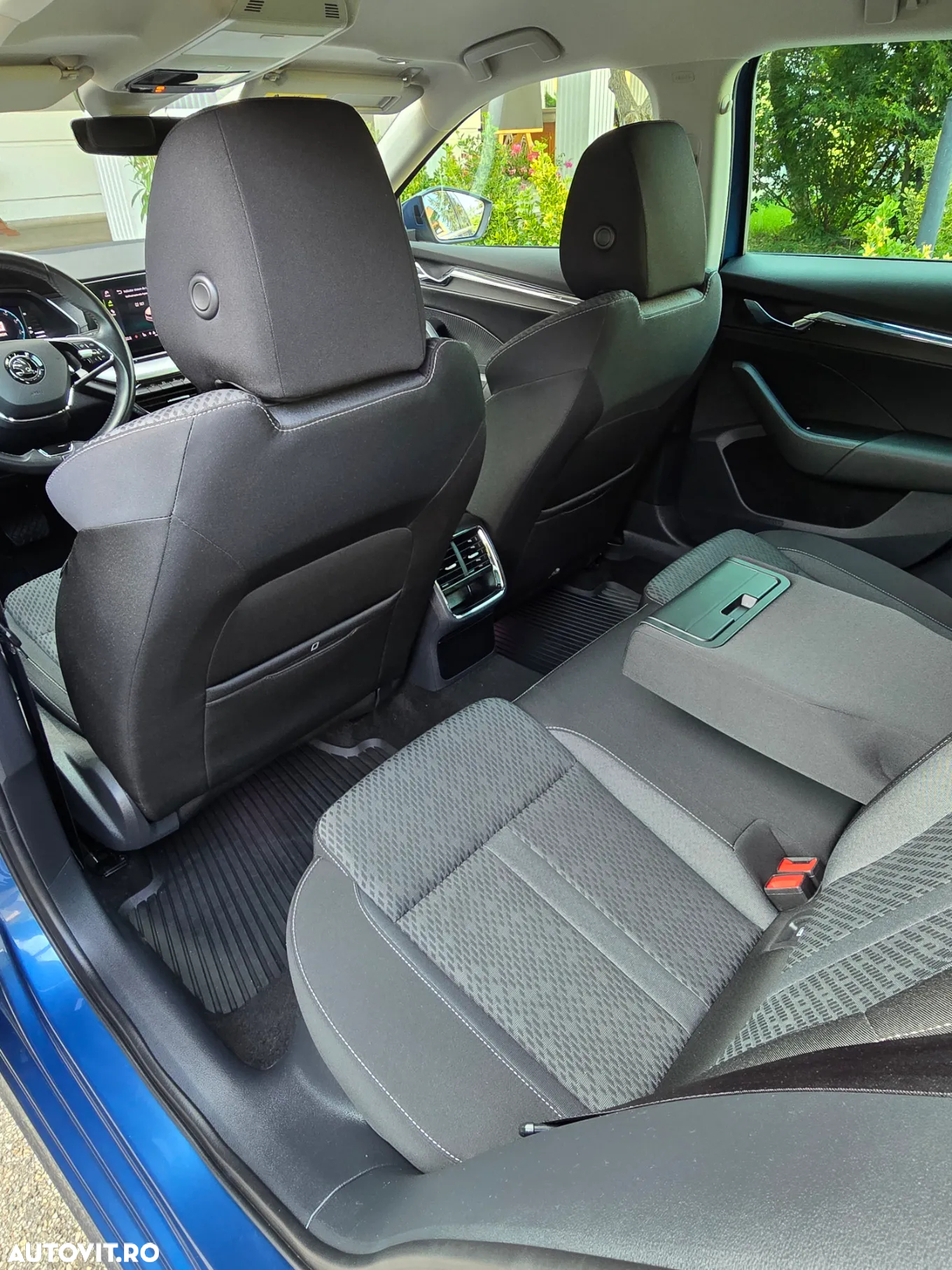 Skoda Octavia 2.0 TDI DSG First Edition - 6