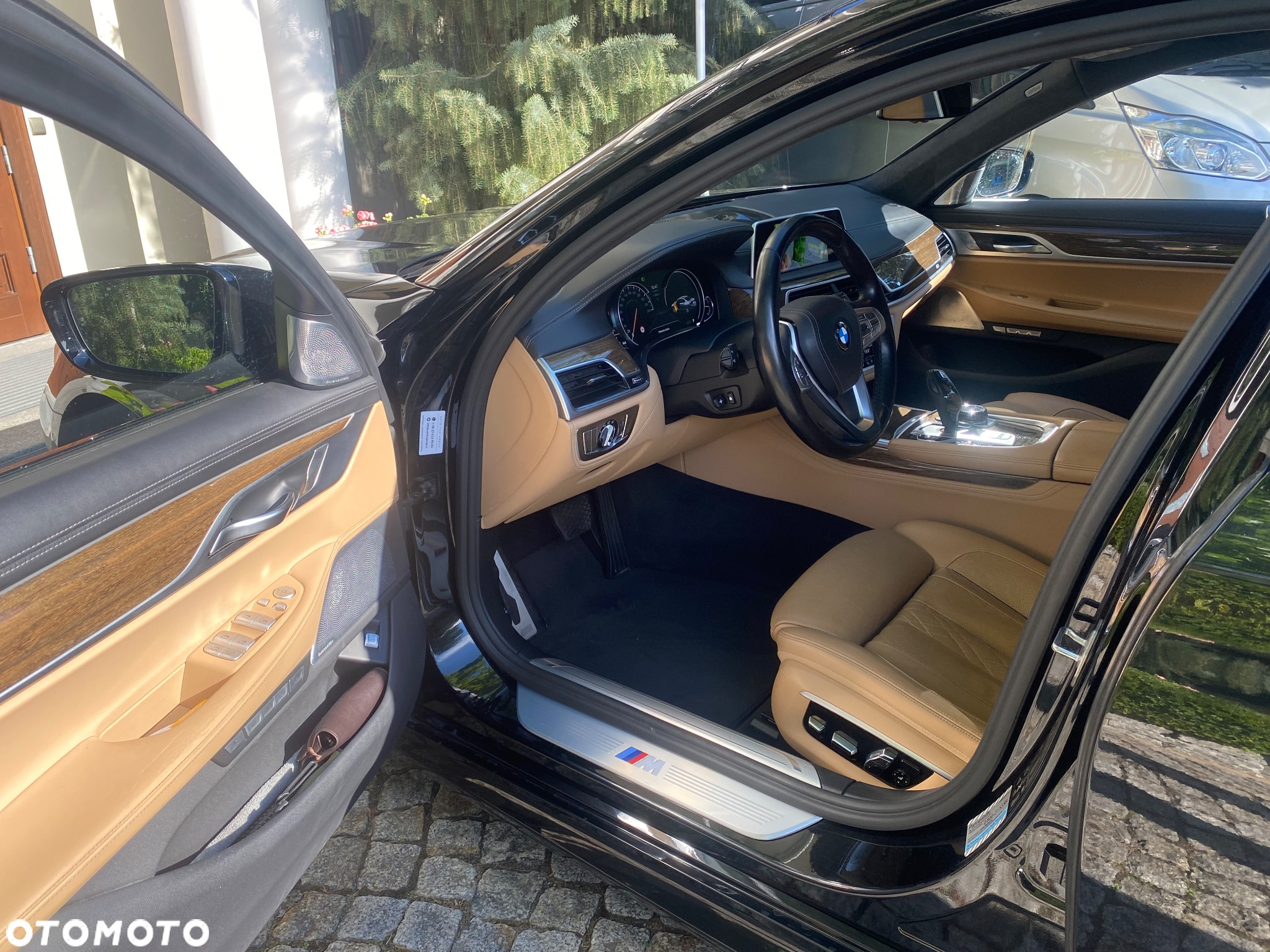 BMW Seria 7 750Li xDrive - 11