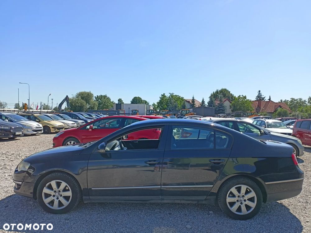 Volkswagen Passat - 2