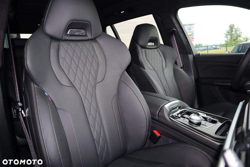 BMW X7 - 16