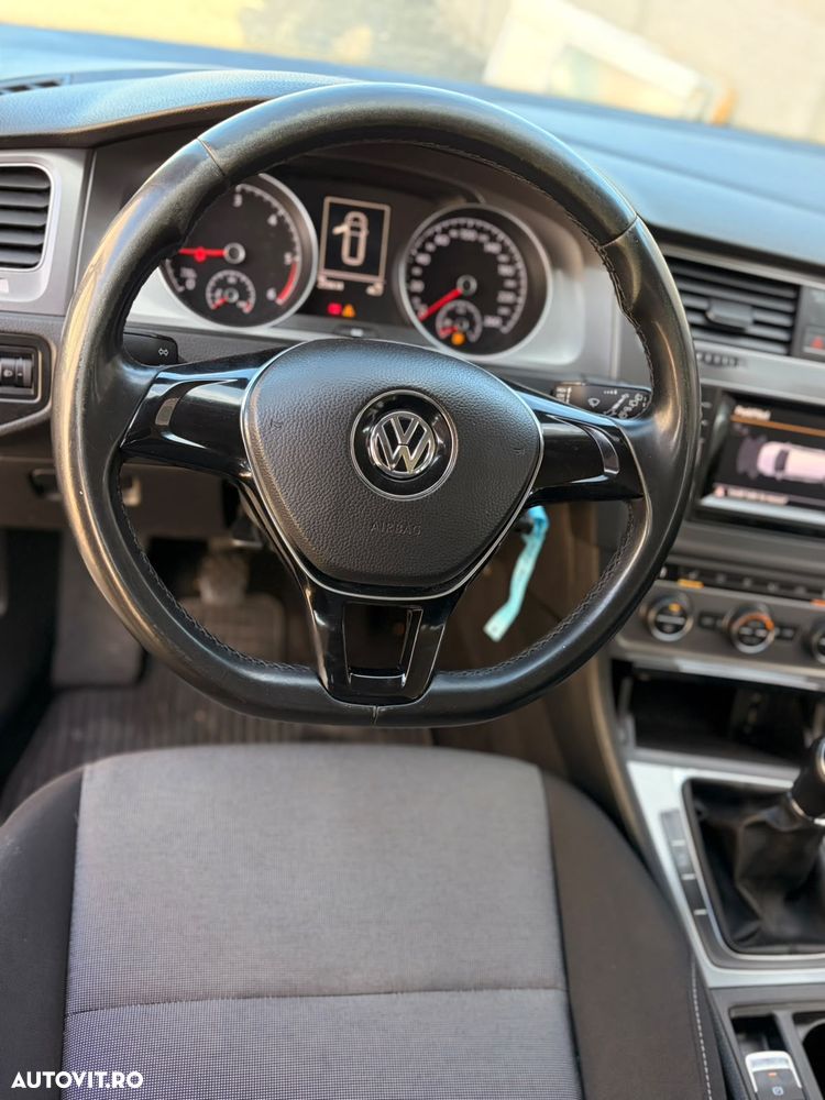 Volkswagen Golf - 2