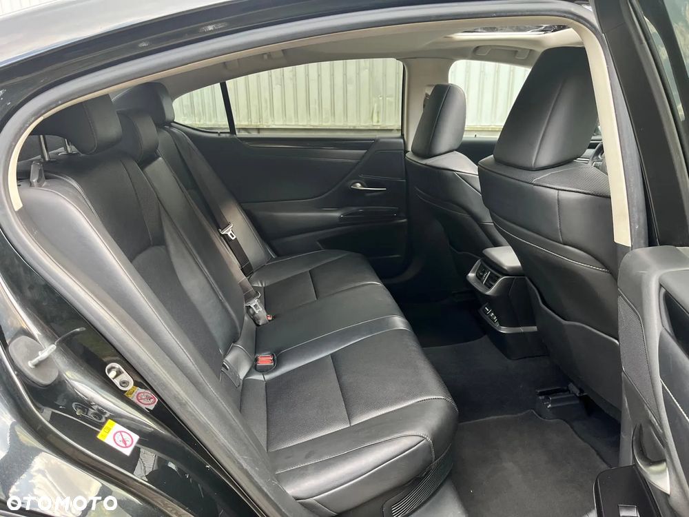 Lexus ES 300h Elegance - 15